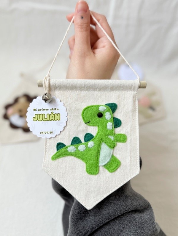 Producto - Souvenir banderín de dinosaurio