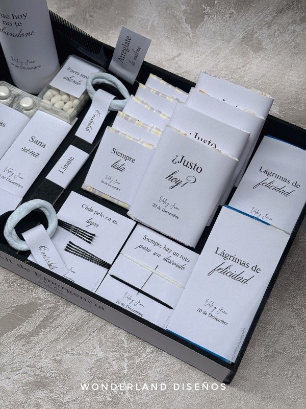 Producto - Kit de Baño - Diseño Minimal 5 (con nombres) - 2