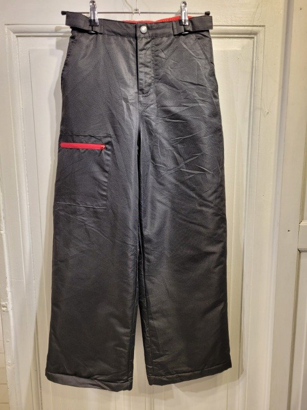 Producto - Pantalón de ski SWISSTECH negro C/trampa nieve Talle 10/12 años - PRECIO: 80X