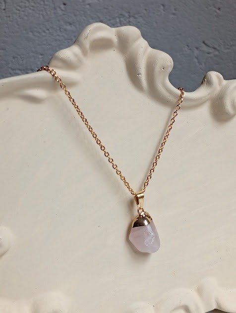 Producto - Collar AMOR piedra CUARZO ROSA - Acero dorado