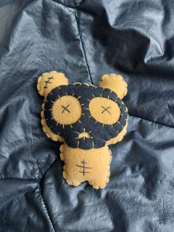 Producto - Bear color arena con máscara negra