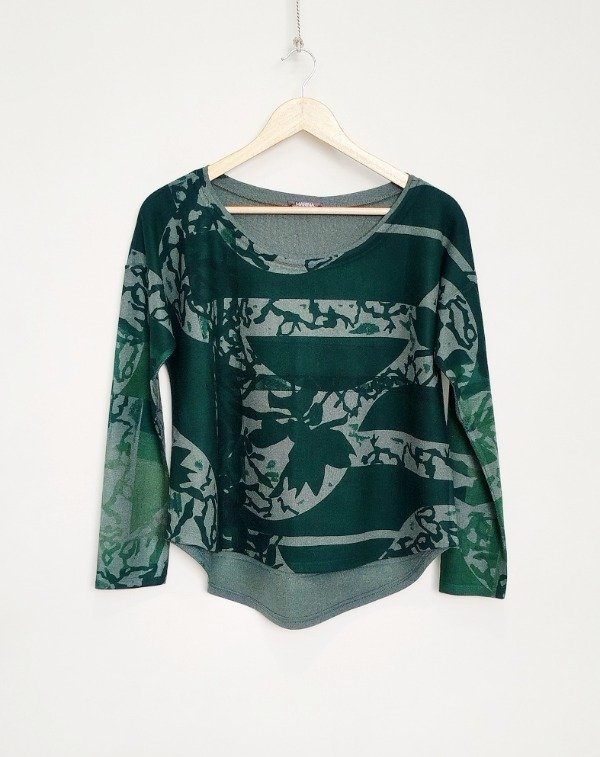 Producto - Buzo Olivia -verde estampa Curvas en verde-