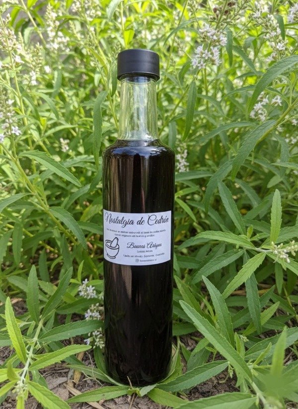 Producto - Licor de Cedrón - Nostalgia de Cedrón - botella de 500 ml