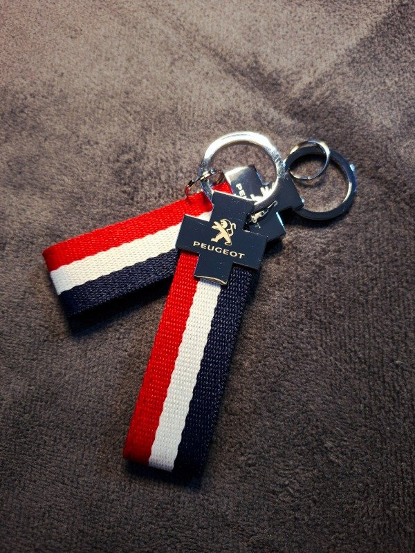 Producto - Llavero Bandera tela Peugeot