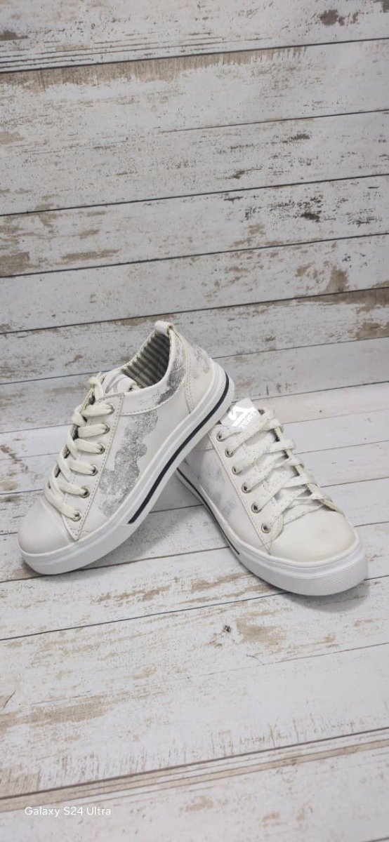 Producto - zapatilla blanco con foil del 36 al 40 - 1
