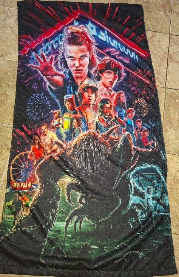 Producto - Toallon Stranger thing!