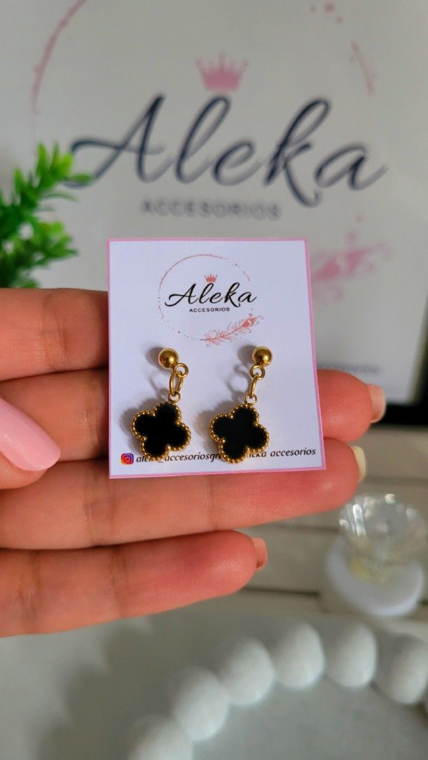 Producto - Conjunto collar y aros van cleef negro de acero dorado - 5