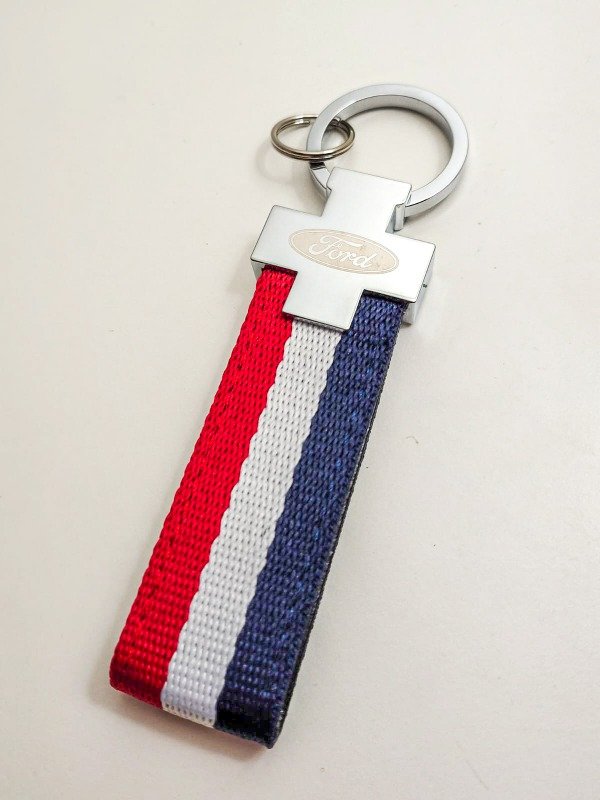 Producto - Llavero bandera tela ford