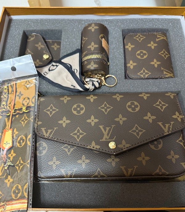 Producto - Set de 7 Piezas LV completo