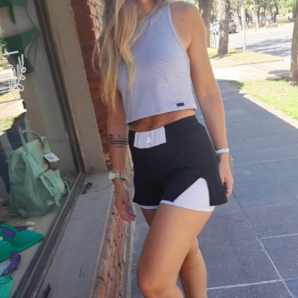 Producto - Short con calza deportivo