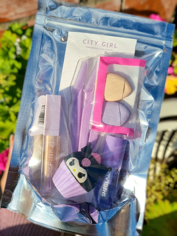 Producto - Combo de maquillaje "Purple Vibes"