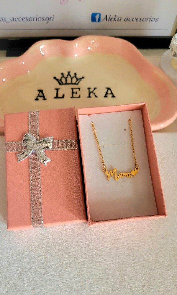 Producto - Collar Mamá con corazón de acero dorado