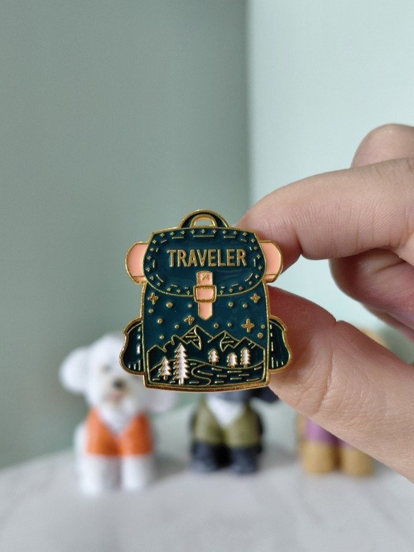Producto - Pin metalizado - Traveler #3037