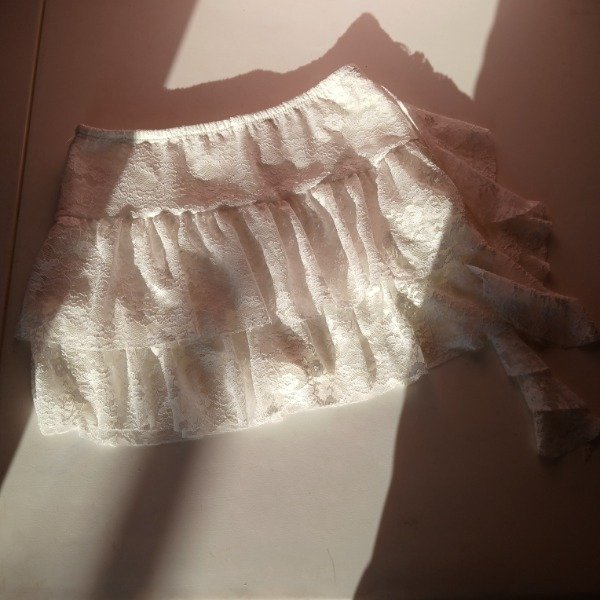 Producto - Pollera encaje con tiras (con short)