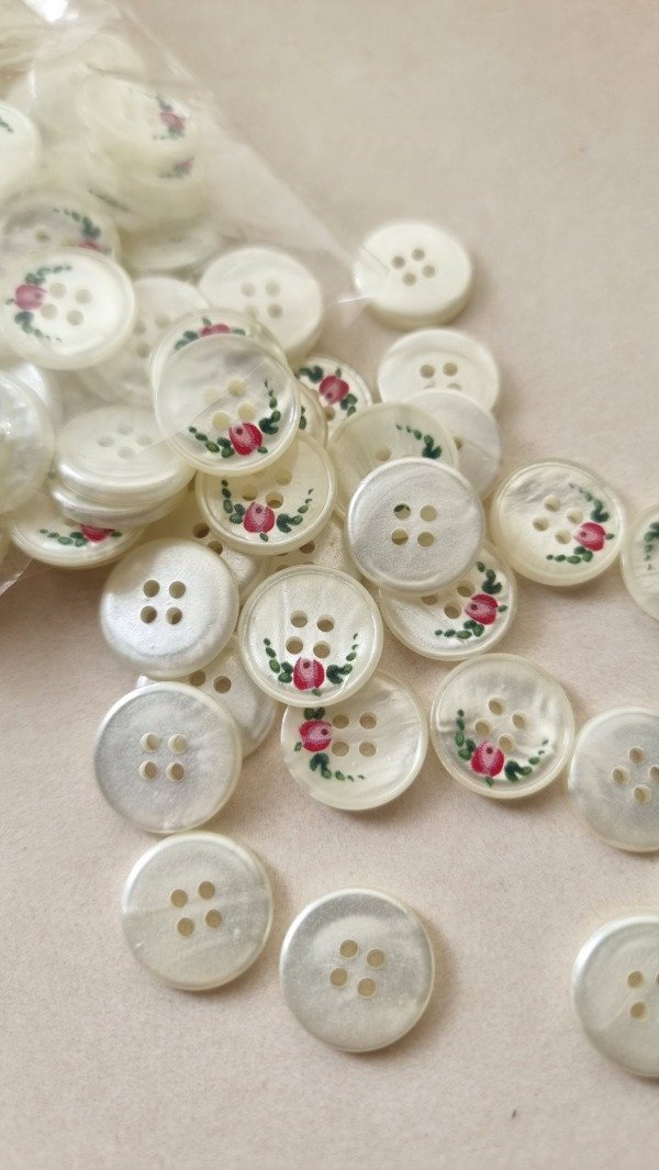 Producto - Botones perlados con detalle de FLORES (VARIAS MEDIDAS)