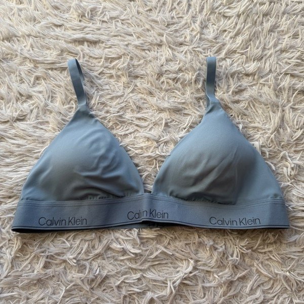 Producto - TOPS Y CORPIÑO CALVIN KLEIN