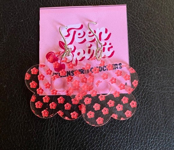 Producto - aros flor transparente con rojo