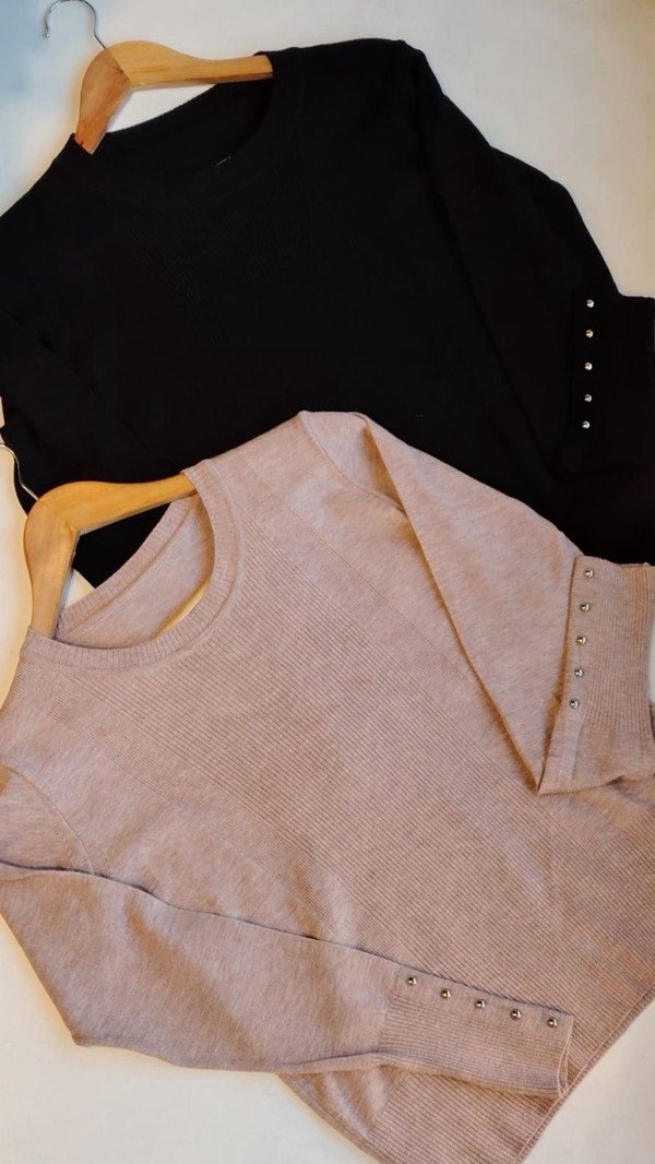 Producto - SWEATER CON TACHAS