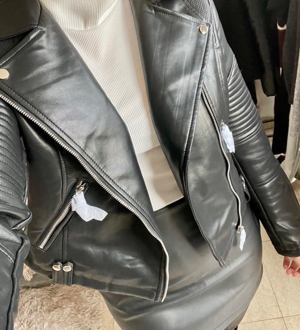Producto - Campera de eco cuero YD