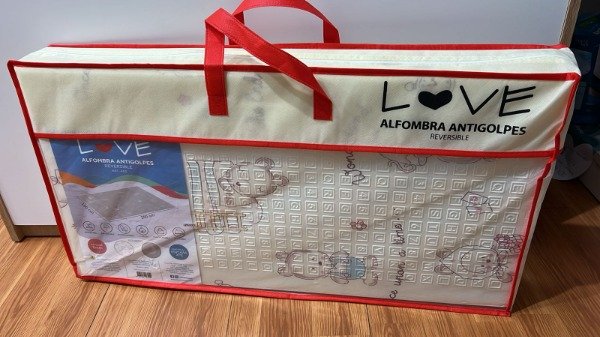 Producto - Alfombra antigolpes LOVE