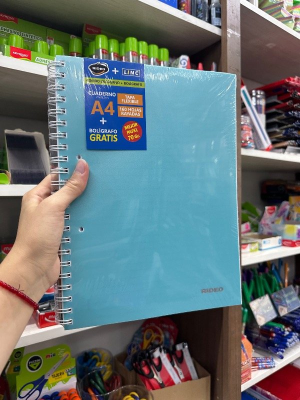 Producto - Cuaderno A4 Celeste Pastel Rayado 160 + BOLIGRAFO GRATIS