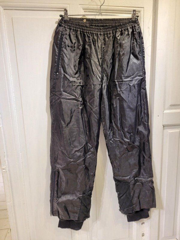 Producto - Pantalón de ski GROBA negro c/trampa de nieve SALE Talle M - PRECIO: 40X