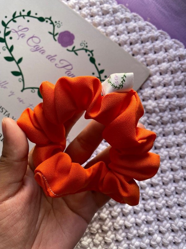 Producto - Scrunchie mini naranja tropical