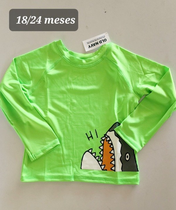 Producto - Remera uv old navy talle 18/24 verde