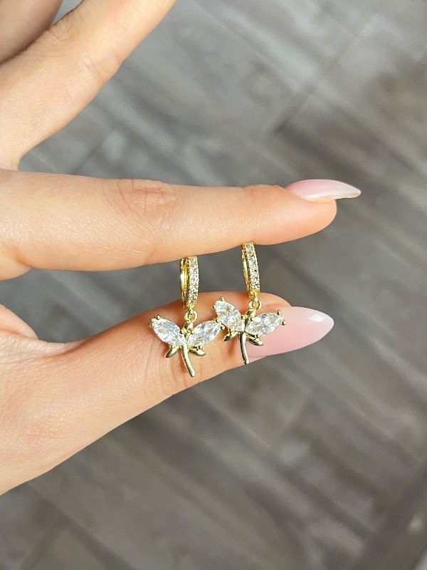 Producto - Aritos colgante libélula acero dorado