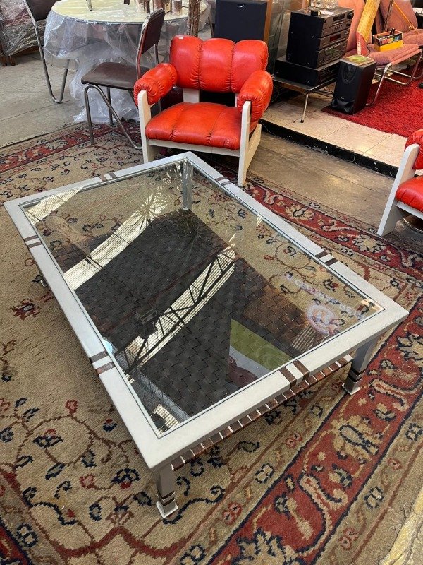 Producto - Mesa ratona tapa a vidrio y trenzado de cuero