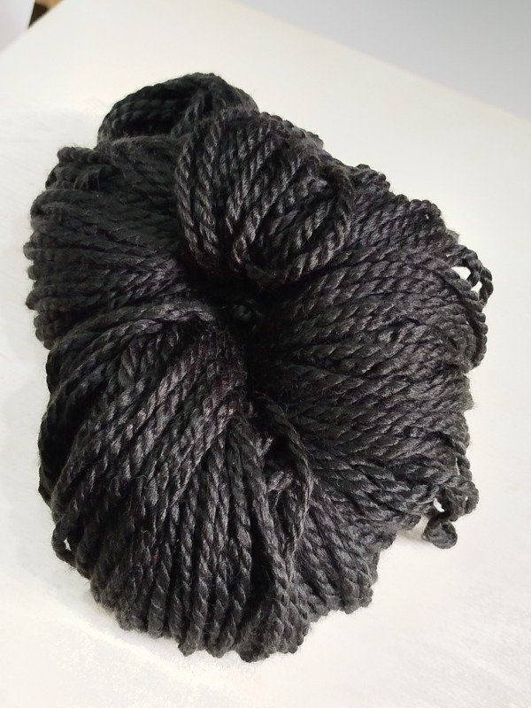 Producto - 0036 NEGRO ROMA GRUESO (VELETA)