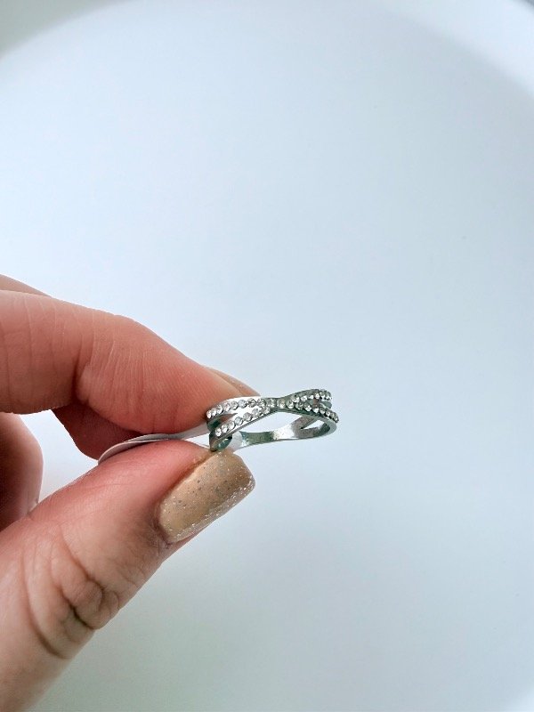 Producto - Anillo cruzado brillos acero