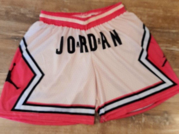 Producto - Shorts deportivos Jordan/ Fucsia