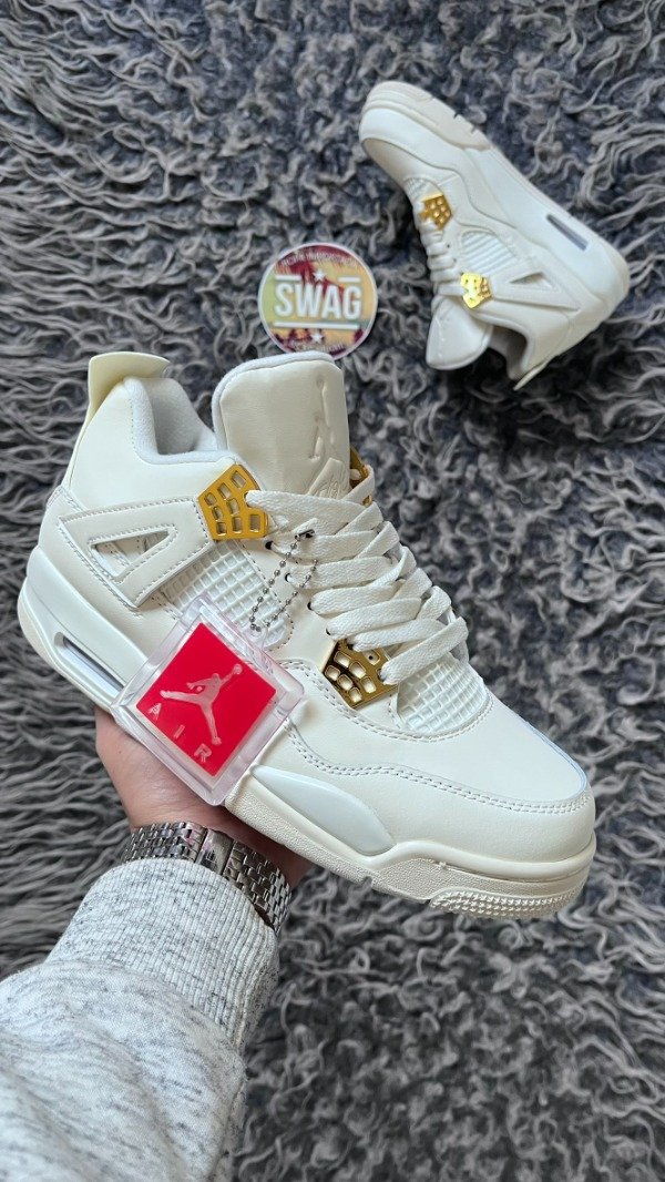 Producto - JORDAN RETRO 4 GOLD METALLIC