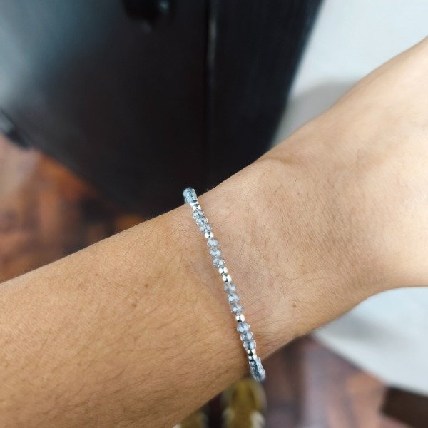 Producto - Pulsera cristal de roca mini GRIS (#546)