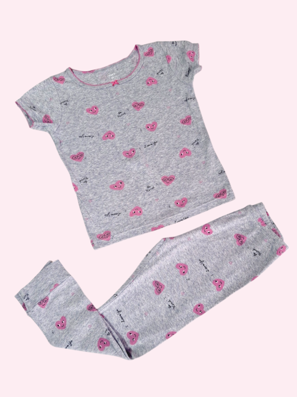 Producto - Pijama de algodón color gris con corazones Carters 5 años