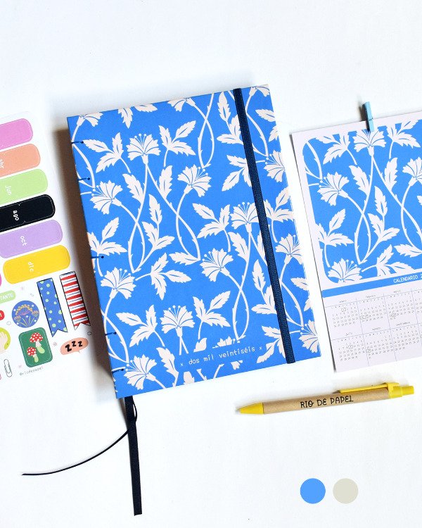 Producto - PREVENTA agenda 2026 flor azul