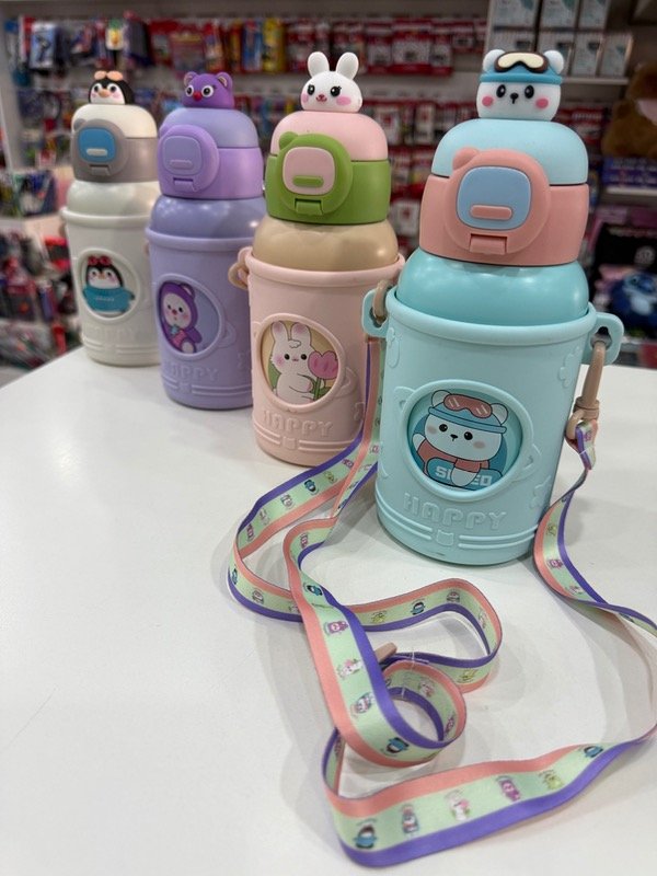 Producto - BOTELLA TÉRMICA KAWAI CON FUNDA Y CORREA