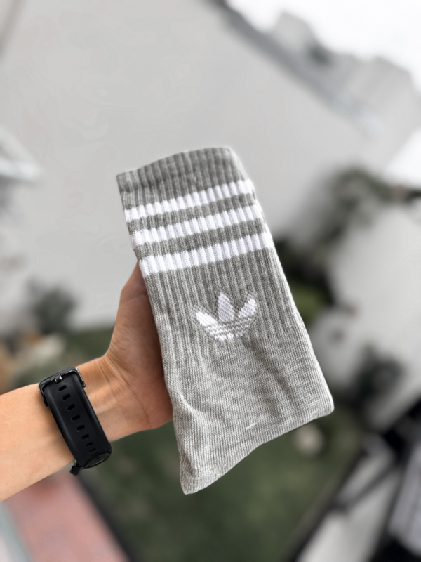 Producto - Adidas Retro Gris con Blanco