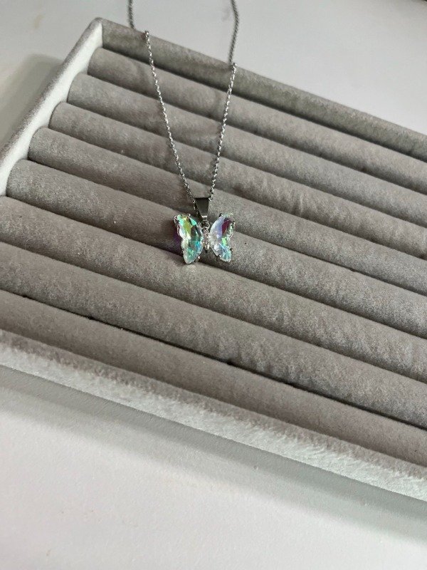 Producto - Collar Mariposa Tornasol