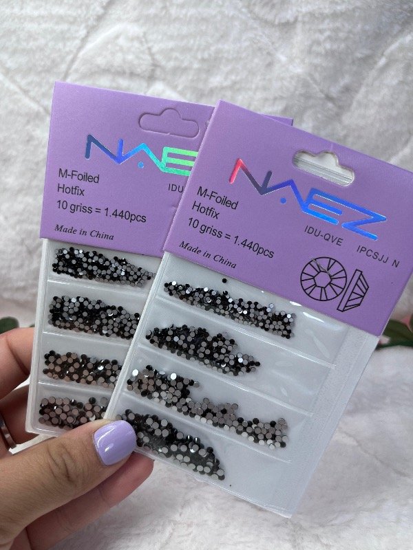 Producto - Strass negro naez