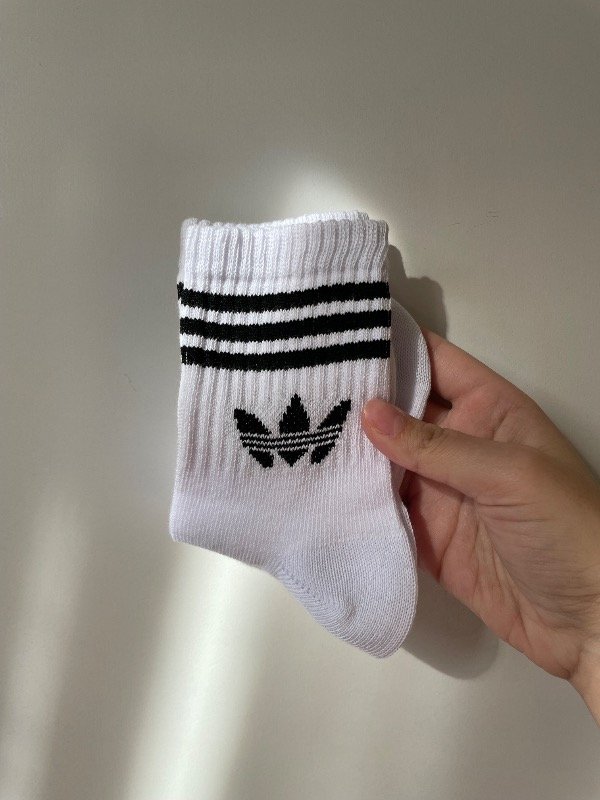 Producto - Tenis niño Adidas blanca lineas negras