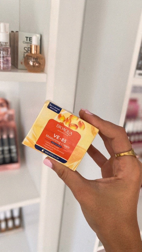 Producto - Crema facial Bioaqua. Reparadora