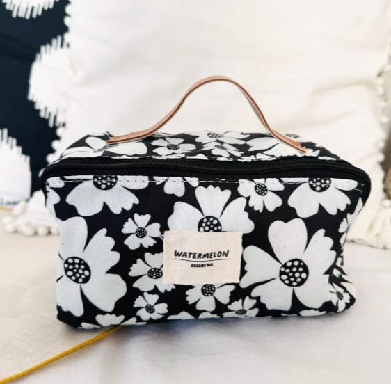 Producto - Nece viral Flores