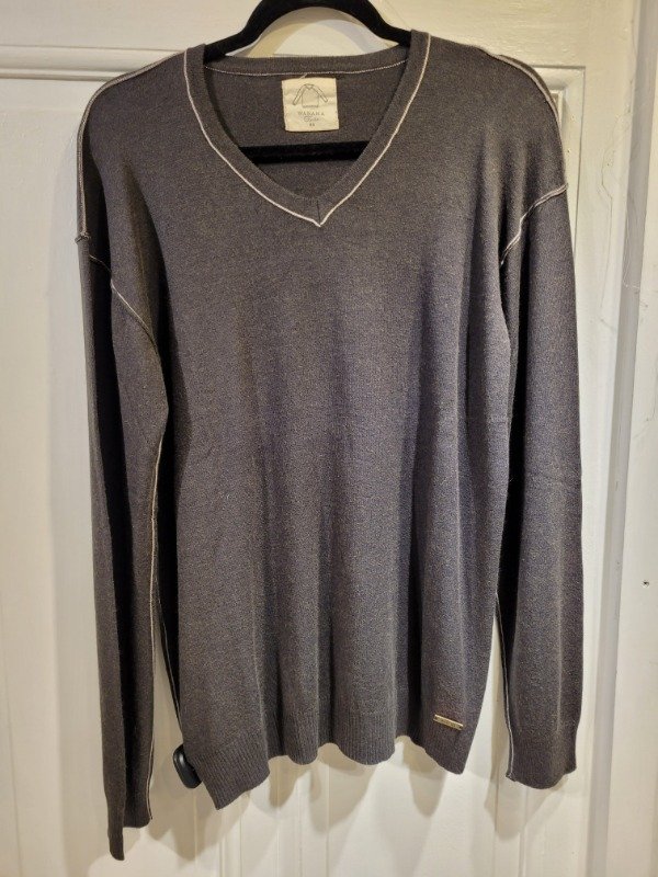 Producto - Sweater WANAMA gris escote en v Talle M/L - PRECIO: 46X