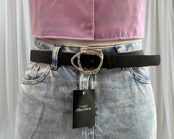 Producto - Cinturón negro con hebilla de diseño