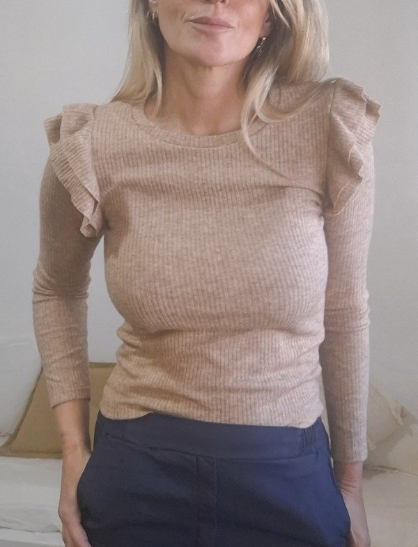 Producto - Sweater volados tostado