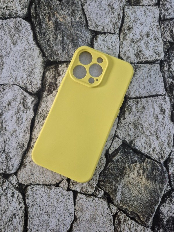 Producto - Funda silicone case iphone 13 Pro amarilla