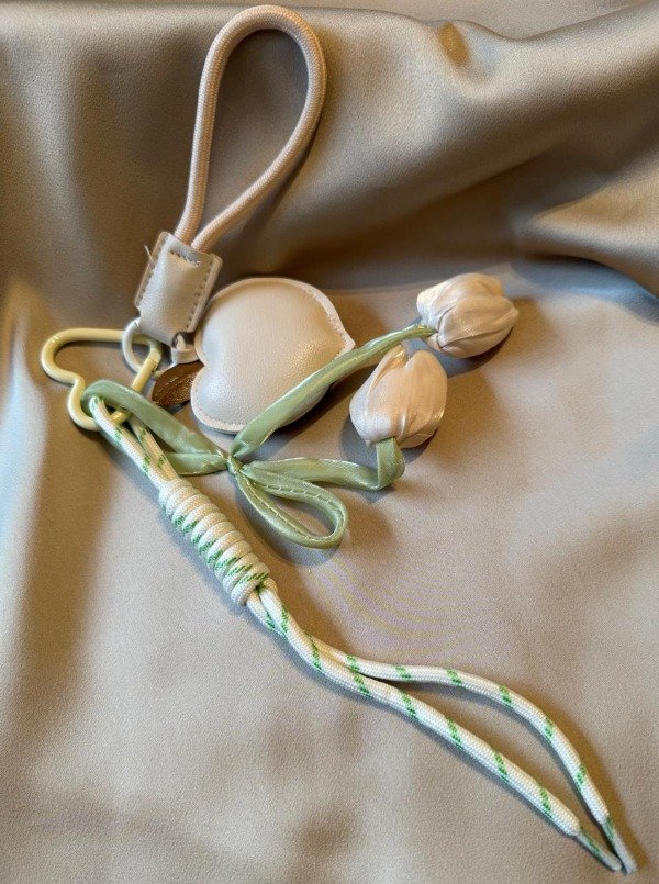 Producto - Charm LIRIO