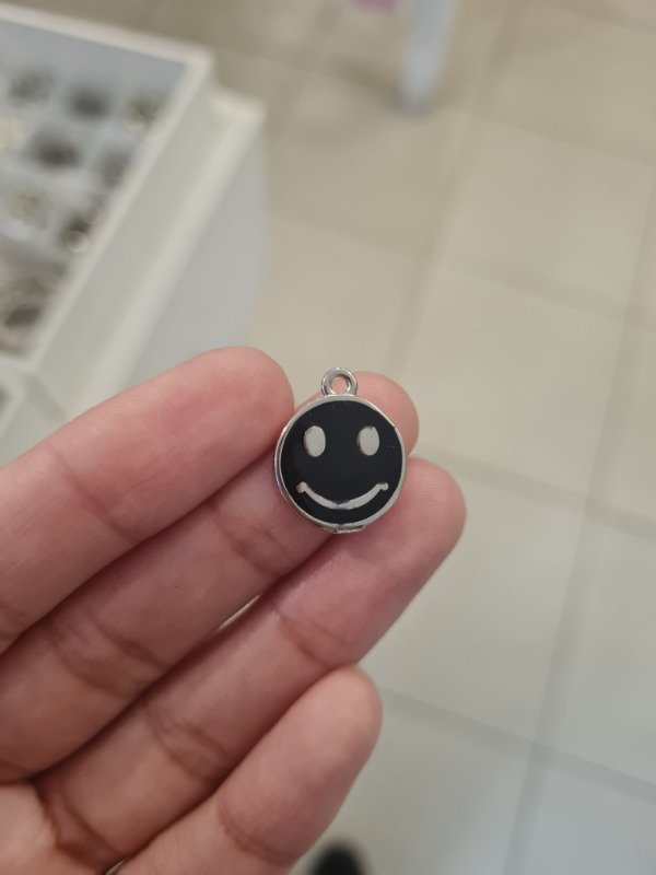 Producto - DIJE ESMALTADO SMILE